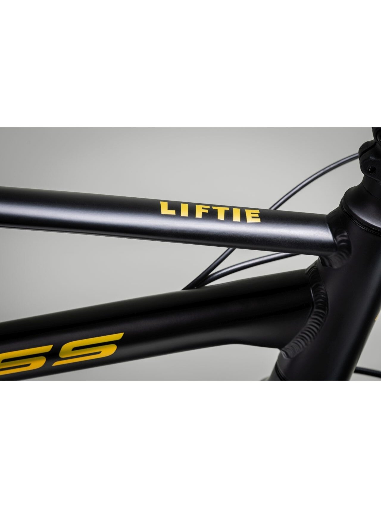 KROSS Liftie 24 X MY26 / Black-Yellow Matt / lengvas vaikiškas dviratis (24") 18 KROSS Liftie 24 X MY26 / Black-Yellow Matt / lengvas vaikiškas dviratis (24") 18