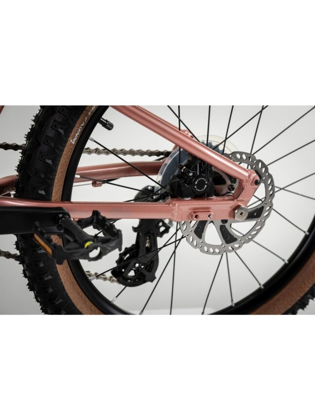 KROSS Liftie 20 X MY26 / Pink-Grey Gloss / lengvas vaikiškas dviratis (20") 19 KROSS Liftie 20 X MY26 / Pink-Grey Gloss / lengvas vaikiškas dviratis (20") 19