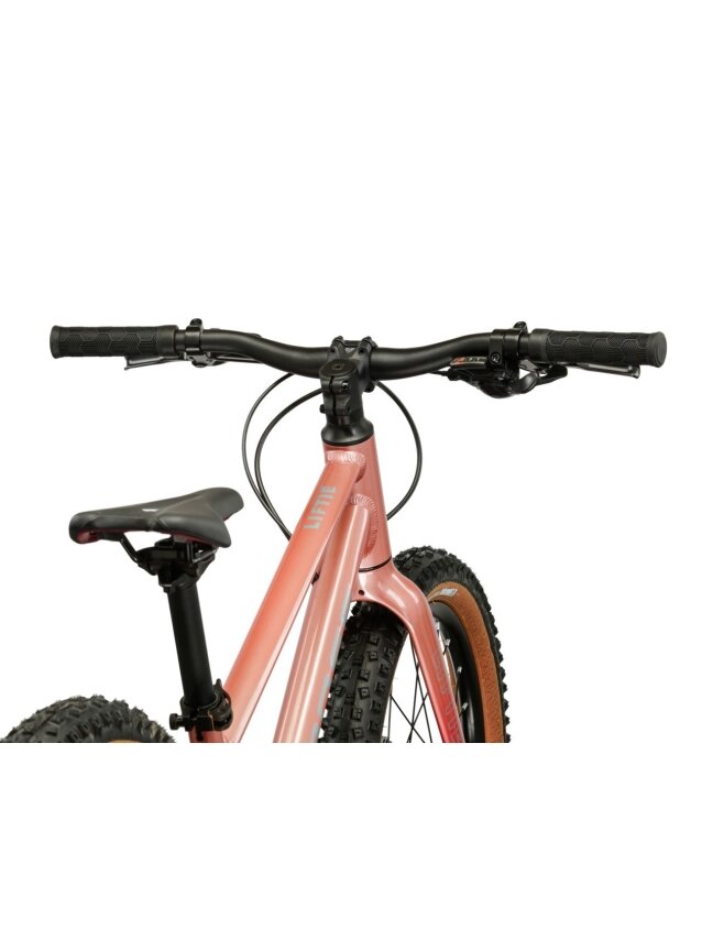KROSS Liftie 20 X MY26 / Pink-Grey Gloss / lengvas vaikiškas dviratis (20") 5 KROSS Liftie 20 X MY26 / Pink-Grey Gloss / lengvas vaikiškas dviratis (20") 5
