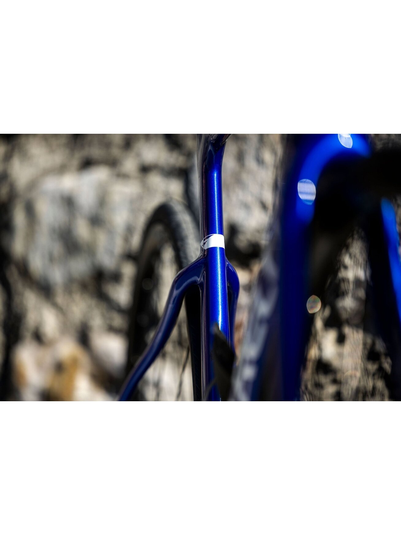 Pinarello F1 Disc / SHIMANO 105 2x12 / SHIMANO WH-RS171 / Formula Blue / plento dviratis (28") 4 Pinarello F1 Disc / SHIMANO 105 2x12 / SHIMANO WH-RS171 / Formula Blue / plento dviratis (28") 4