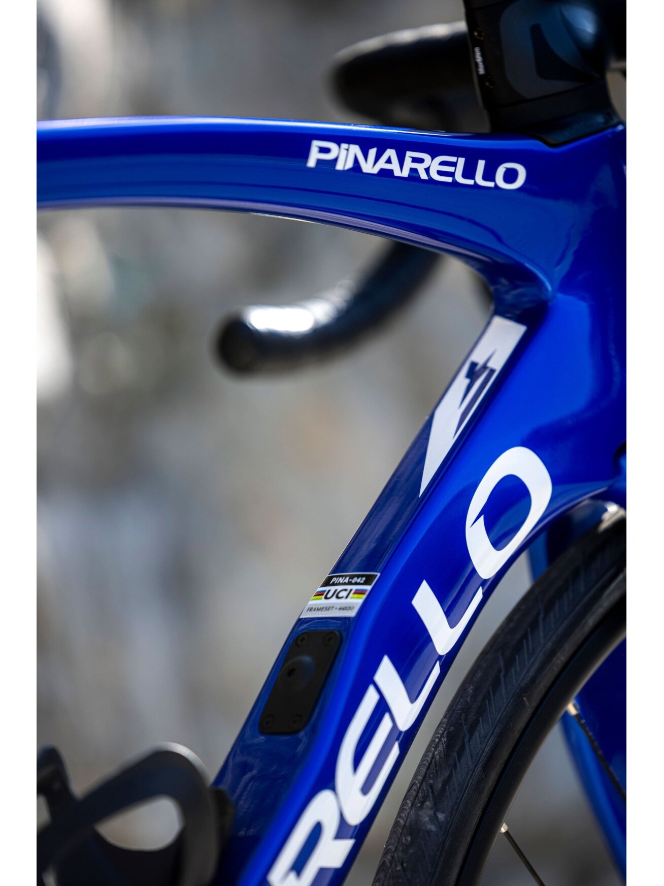 Pinarello F1 Disc / SHIMANO 105 2x12 / SHIMANO WH-RS171 / Formula Blue / plento dviratis (28") 6